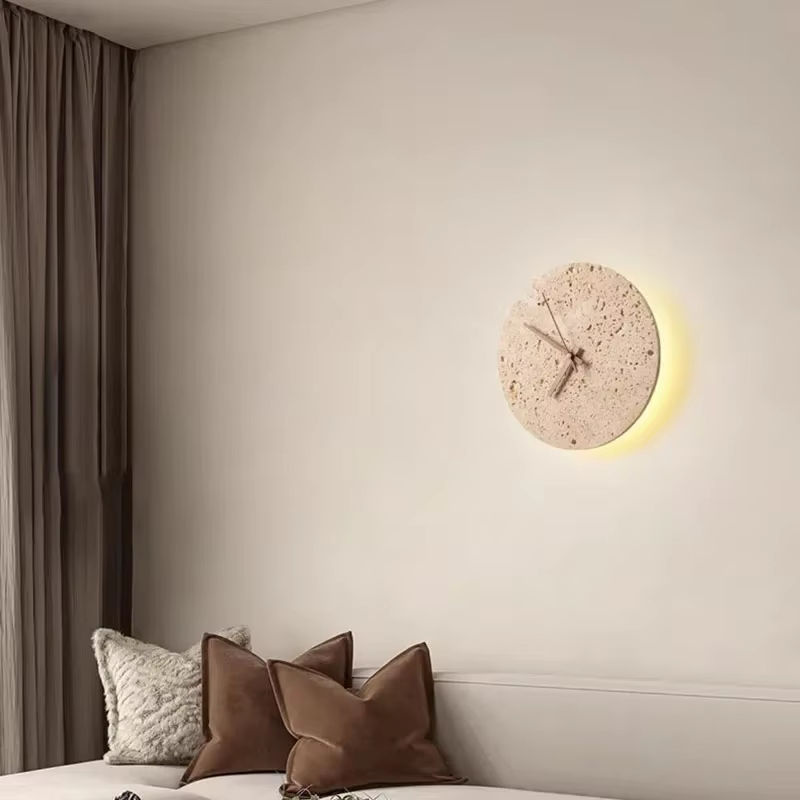 JIANKEXING Wandlampe in Stein-Optik mit runder Uhr und warmweißem Up-Down-Licht in Beige - Bild 2