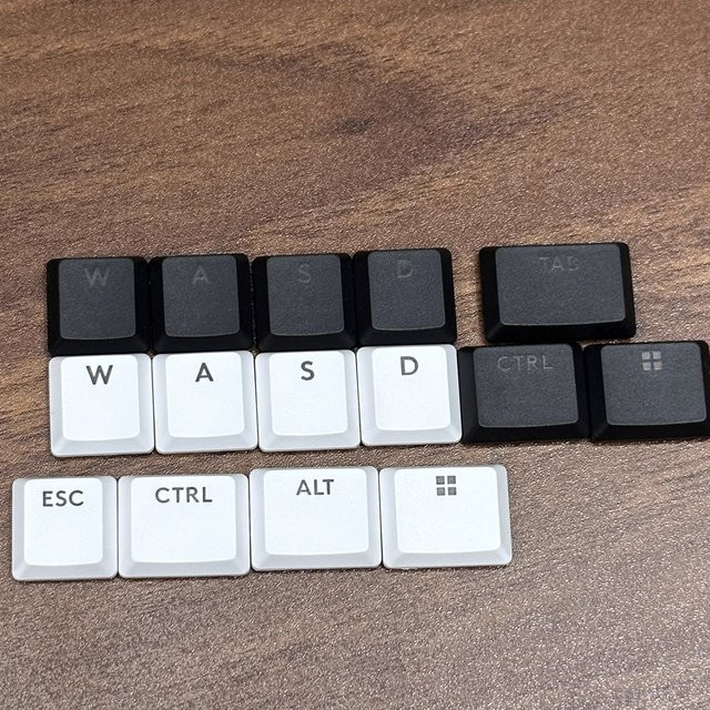 Logitech Tastenkappen aus PBT mit mattierter Oberfläche für G915X, G915X TKL und G515 Tastaturen mit Hintergrundbeleuchtung in Schwarz oder Weiß - Bild 1