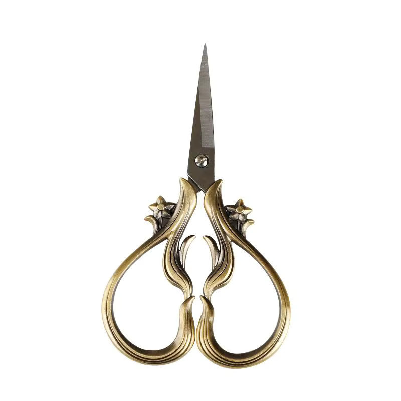 Antike Stickschere aus Edelstahl in Bronze für Handarbeit und Kreuzstich - Bild 2