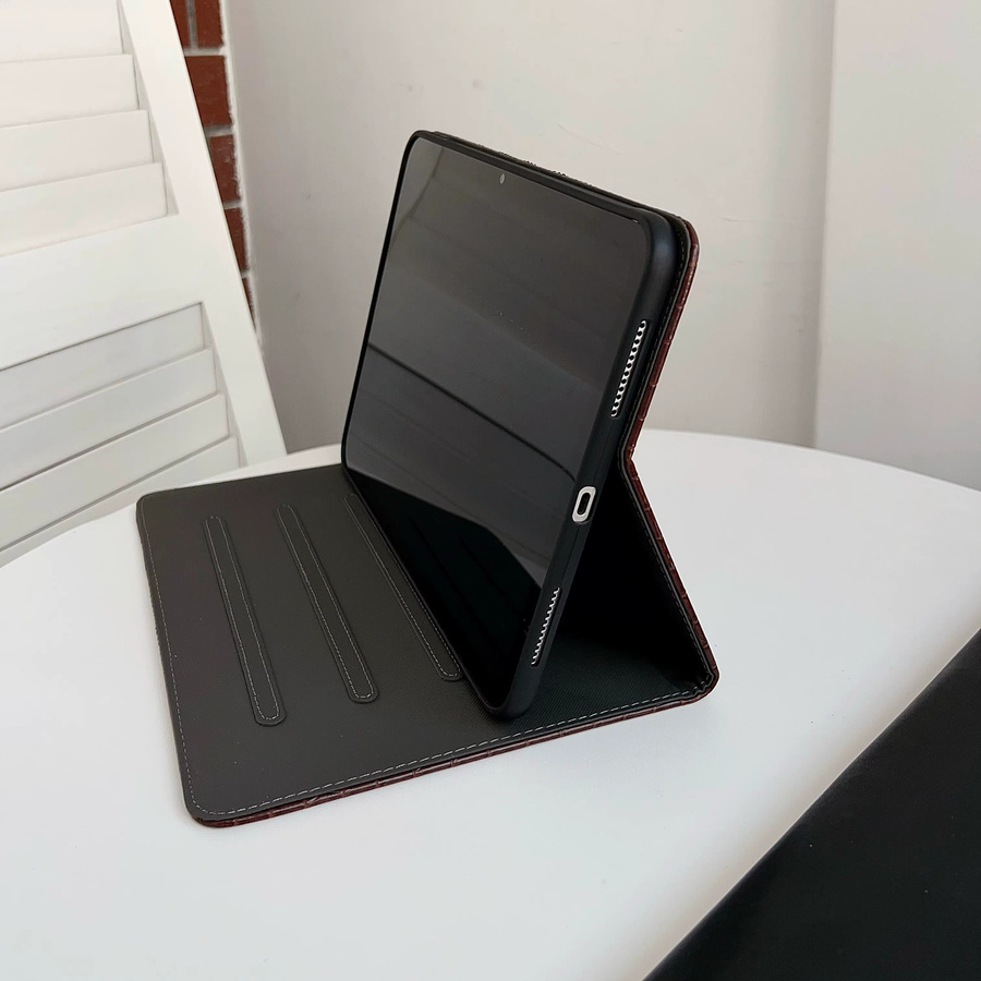 Apple iPad Hülle aus Mikrofaserleder mit Krokodilmuster in Schwarz für iPad Pro, Air und Mini - Bild 3