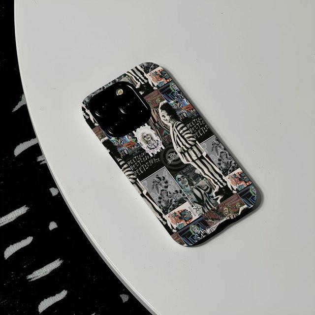 Tim Burton Handyhülle aus Hart-PC für iPhone 16 Pro Max, 15, 14, 13, 12, 11 Pro Max Plus in Multicolor mit glänzendem HD-Finish - Bild 1