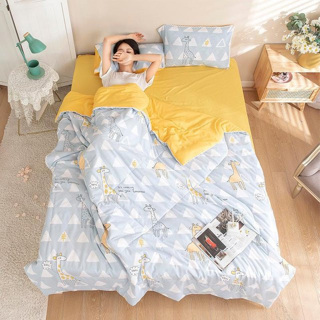 Super Six Patchwork Bettdecke mit floralem Design, Sommerquilt aus Mikrofaser, Blau, B/T: 110 x 150 cm - Bild 1