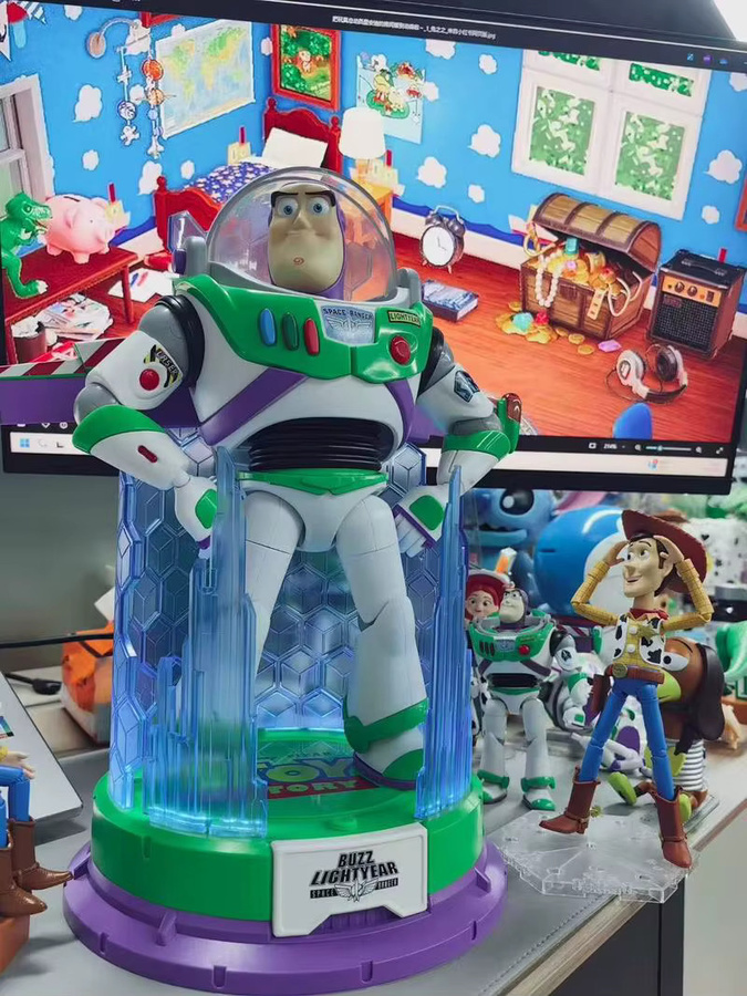 Hot Toys Disney Buzz Lightyear, zusammengebautes Modell - Bild 6