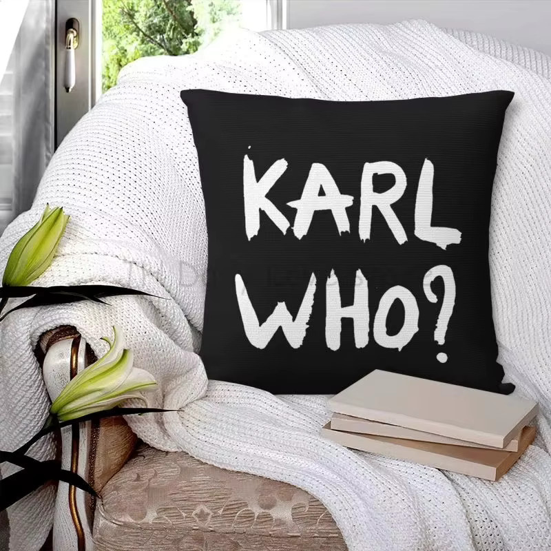 Karl Who Kissenbezug aus Polyester in Schwarz, quadratisch - Bild 3