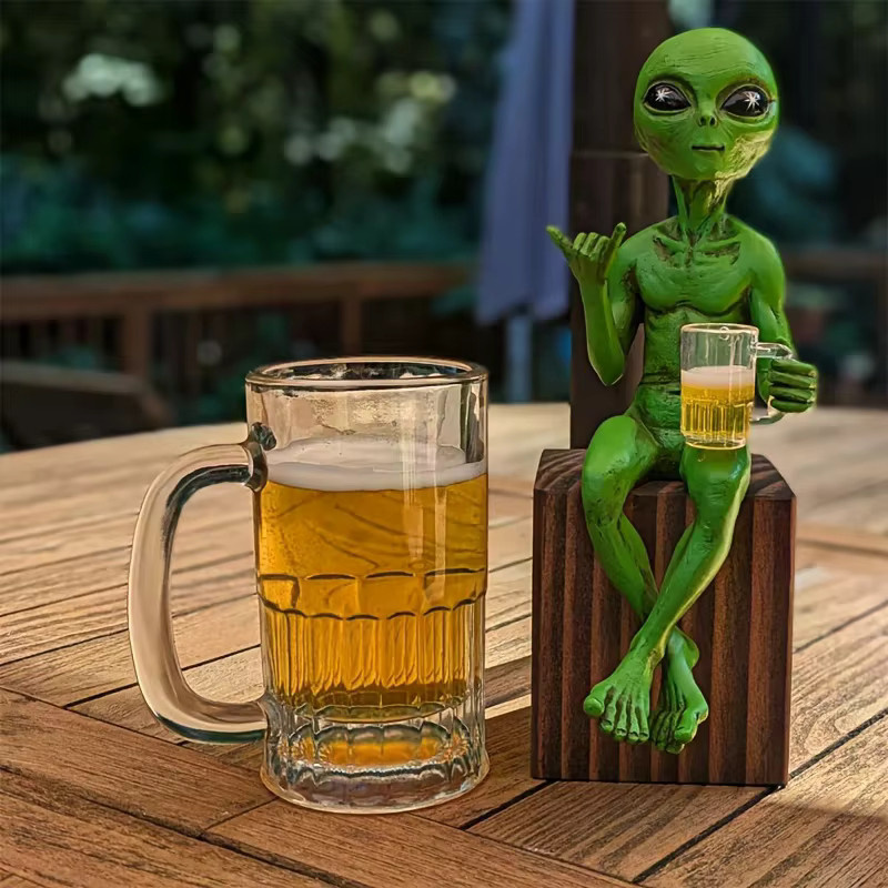 JETTING Alien Gartenskulptur aus Harz in Grün als dekorative Statue für Garten, Hof, Büro oder Zuhause - Bild 2