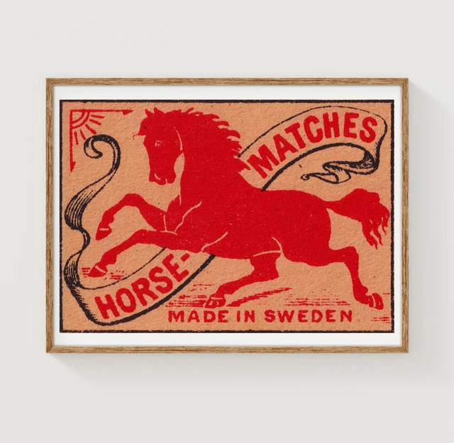 Vintage Matchbox-Wandposter Rotes Pferd von SHENCHEN als Papierposter in Rot - Bild 1