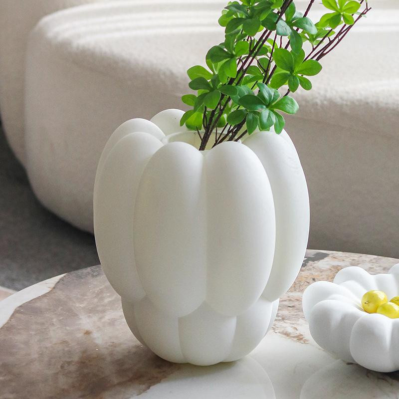 Moderne Kunstvase im nordischen Design für Schreibtisch und Innenräume, speziell geformtes Ornament für Trockenblumen, Höhe: 26,0 cm, Breite: 29,0 cm, Tiefe: 26,0 cm - Bild 2