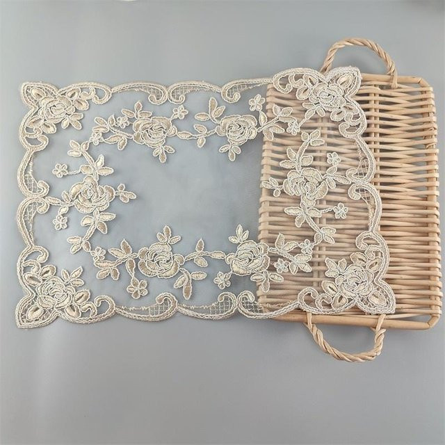 Yiran Furniture Rechteckiges Tischset in Weiß mit floraler Bestickung im Retro-Stil, B/B: 42 x 30 cm - Bild 1