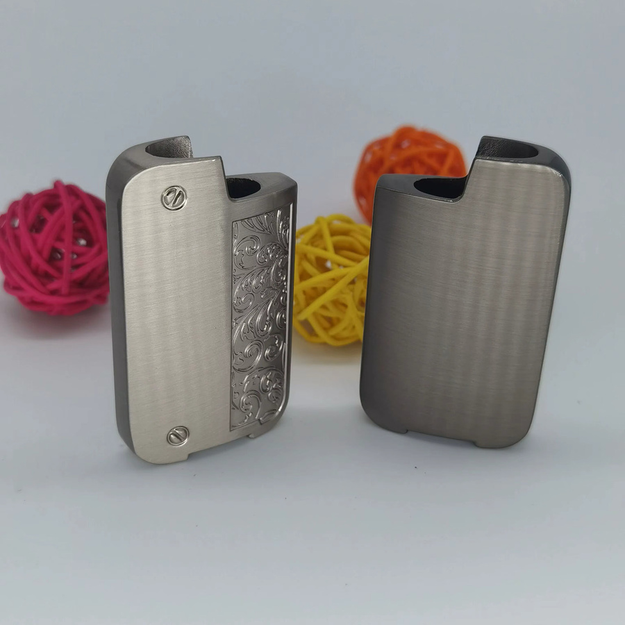 BIC Mini Feuerzeug Metallgehäuse mit Blumen-Design in Schwarz und Silber - Bild 3