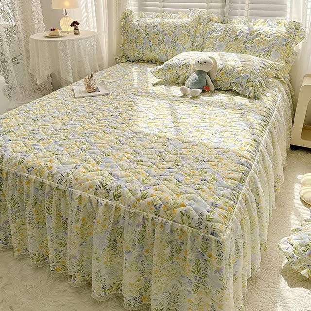 Your Warm Home Bettwäsche-Set mit Tagesdecke und gestepptem Spannbettlaken aus Baumwollspitze in Multicolour, B/T: 180 x 220 cm - Bild 1