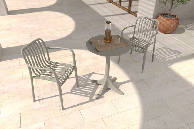 Villana Pico Soft Balkon-Set aus Kunststoff in Grau mit Tisch und 2 Stapelsesseln, wetterfest und UV-beständig, Tisch Durchmesser: 70 cm, Sessel B/T/H: 54 x 58 x 80 cm - Bild 1