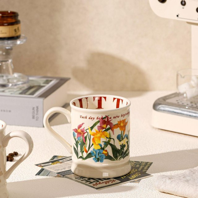 Yiran Health & Beauty Keramiktasse im Retro-Stil mit Schmetterlings- und Blumenmuster, beige, 380 ml - Bild 1