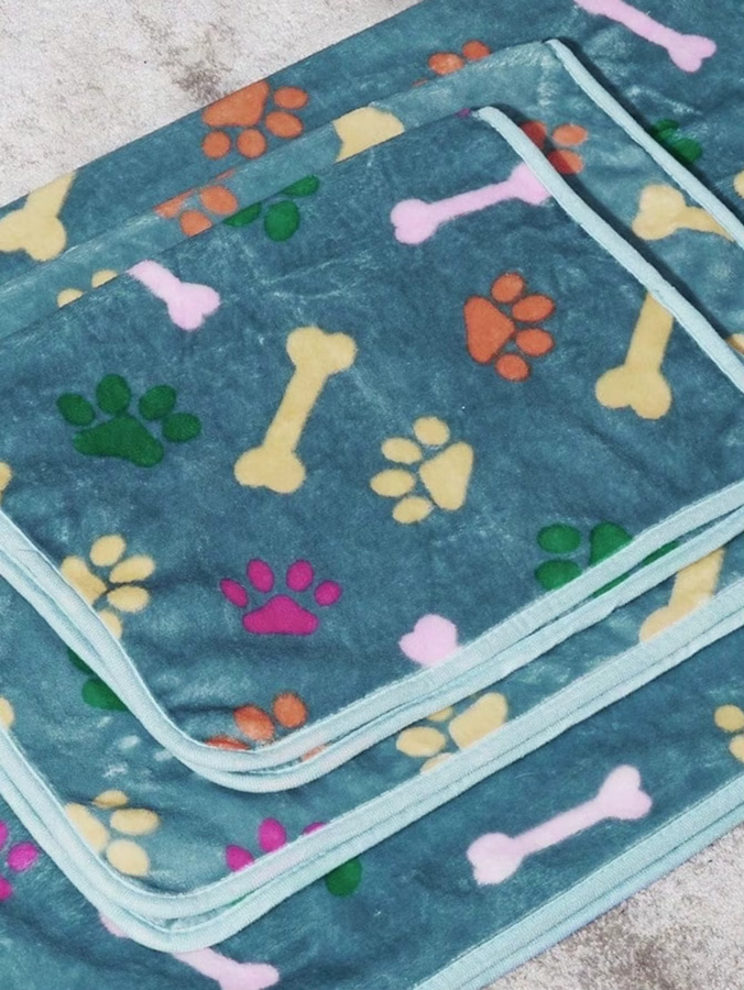 Fleece-Haustierdecke mit Knochen-Print für Hunde und Katzen in Blau - Bild 2