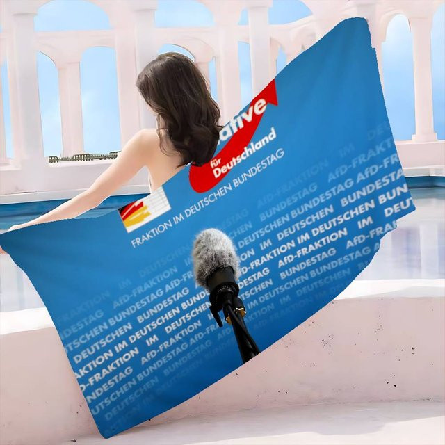 JMG Household Supplies Mikrofaser Strandtuch in Blau, schnelltrocknendes und super saugfähiges Pooltuch mit Grafikdruck, B/H: 50 x 100 cm - Bild 1