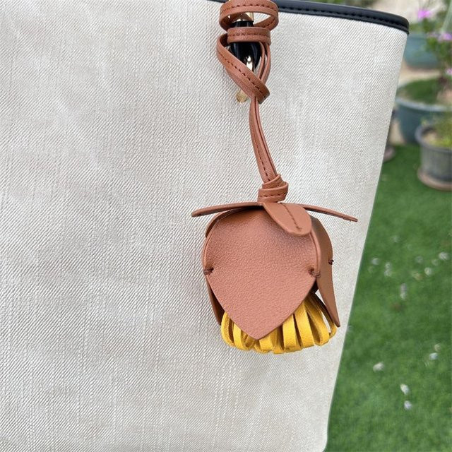 Taschenanhänger PU-Leder, Blumenförmig, brown, Unisex - Bild 1