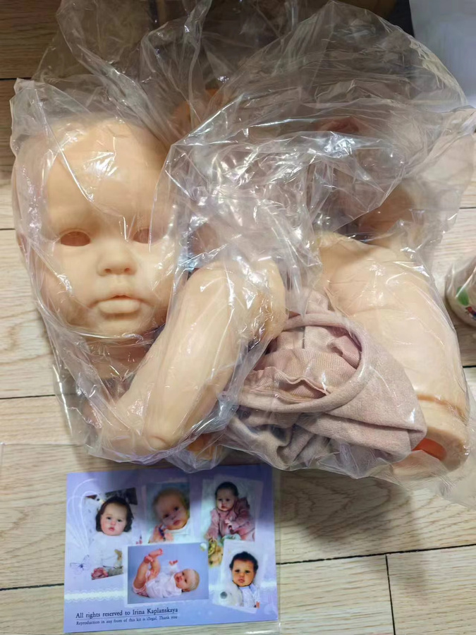 NPK Reborn-Puppenbausatz Ellie, unbemalte Puppenteile, mit Stoffkörper und Augen - Bild 1