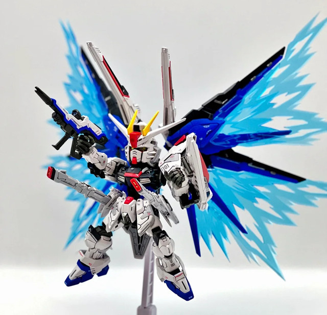 TAKARA TOMY MGSD Freedom ZGMF-X10A Mech Montage Modell Kit Action Figur, mit Licht und Flügel Effekt - Bild 1