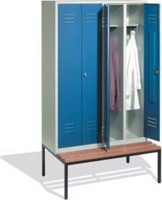C+P Doppelspind Classic Garderobe mit Sitzbank, 4 Abteile, Front Lichtblau, Korpus Lichtgrau, H: 209 cm, B: 119 cm, T: 50 cm/81,5 cm - Bild 1