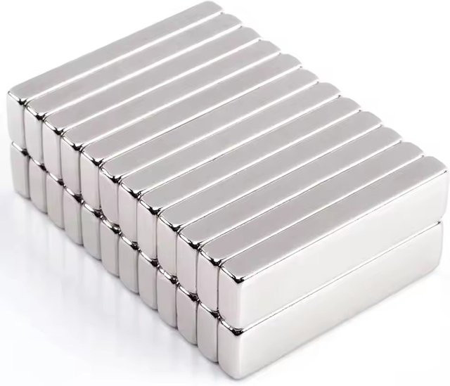 Mognot Magnetischer Stab-Kühlschrankmagnet mit Haken in Silber, B/H/T: 47 x 9 x 4,4 cm - Bild 1