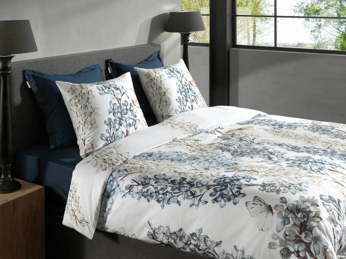 Heckett & Lane Mako-Satin Bettwäsche Set mit floralem Design in Flieder, Weiß und Blau, B/H: 155 x 220 cm und 80 x 80 cm - Bild 1