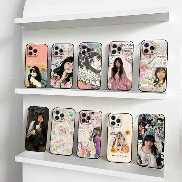 Mesuca Handyhülle Beabadoobee Death Bed für iPhone in Multicolour - Bild 1