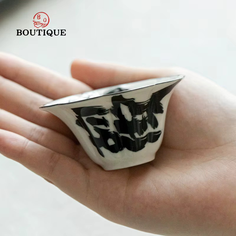 Handgefertigte PGY Keramik-Teetasse mit floralem Design in Weiß - Bild 3