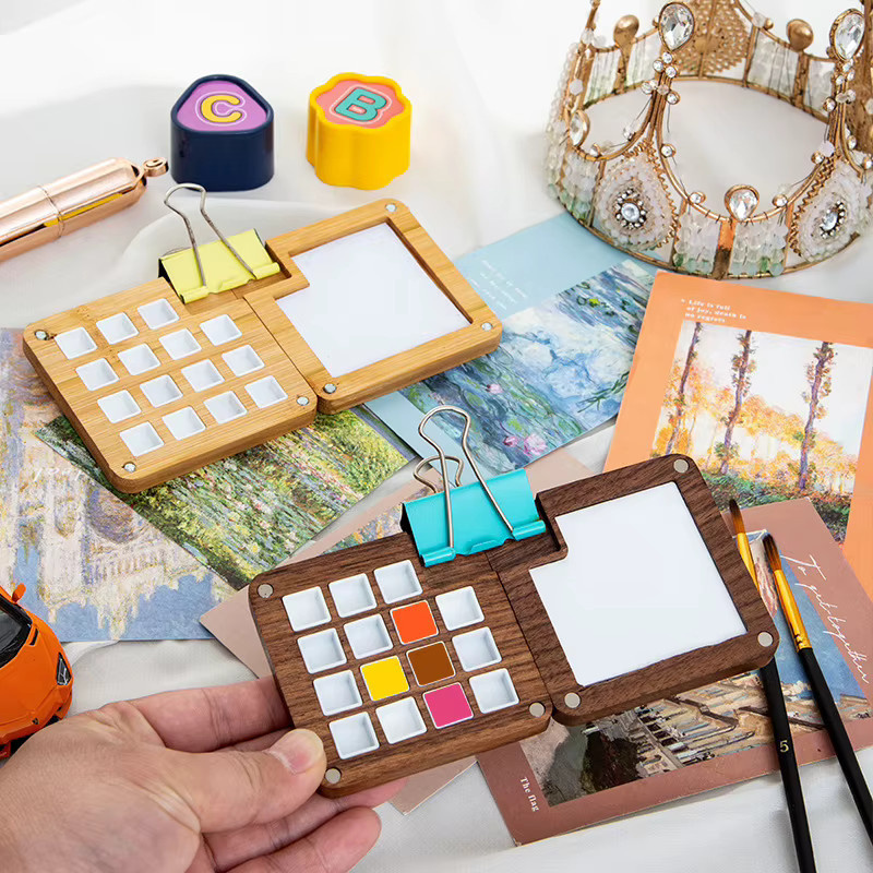Tragbare Skizzenbuch-Palette aus Walnussholz in Braun mit 8/15 Grid als Mini-Farbpalette und Reise-Aquarell-Etui zum Zeichnen - Bild 1