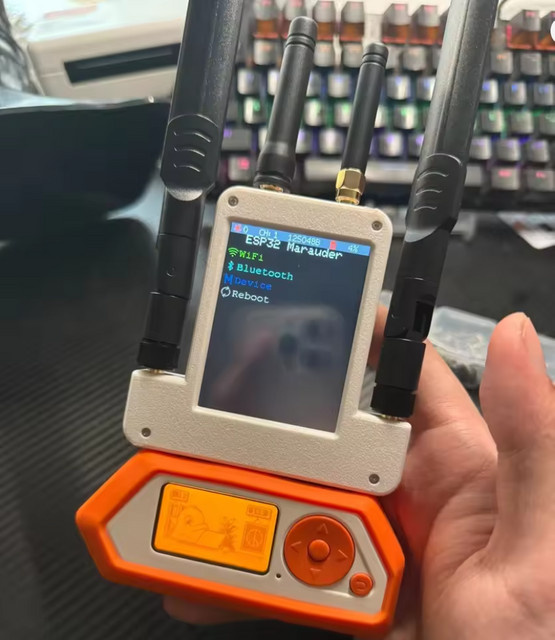 4-in-1 Erweiterungsplatine ESP32 Marauder für Flipper Zero inklusive Bedienungsanleitung (Firmware) - Bild 1