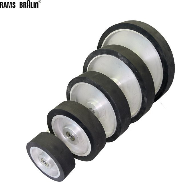 RAMS BRALIN Glattes Gummi-Kontaktrad in Schwarz als Ersatzteil für Bandschleifer - Bild 1