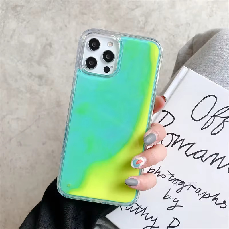Leuchtende Quicksand Handyhülle mit Liquid Glitter Effekt für iPhone 15 Pro Max und iPhone 16 Pro, Glow in the Dark Design - Bild 2