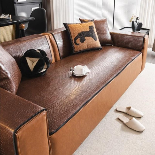 Rutschfeste Couchschutzhülle aus PU Leder in Braun für dein Sofa, wasserdicht und pflegeleicht, B/T: 58 x 60 cm - Bild 1