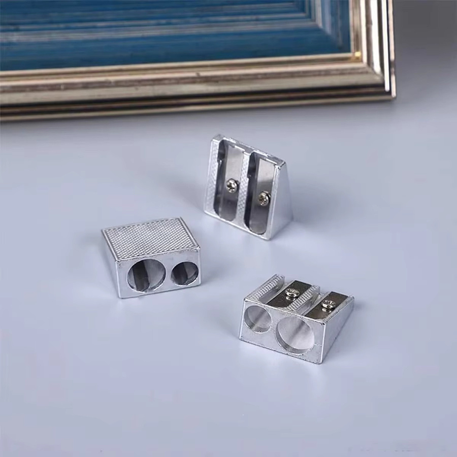 Silberner Bleistiftspitzer aus Aluminiumlegierung mit 2-Loch-Profil für Büro und Schule - Bild 3
