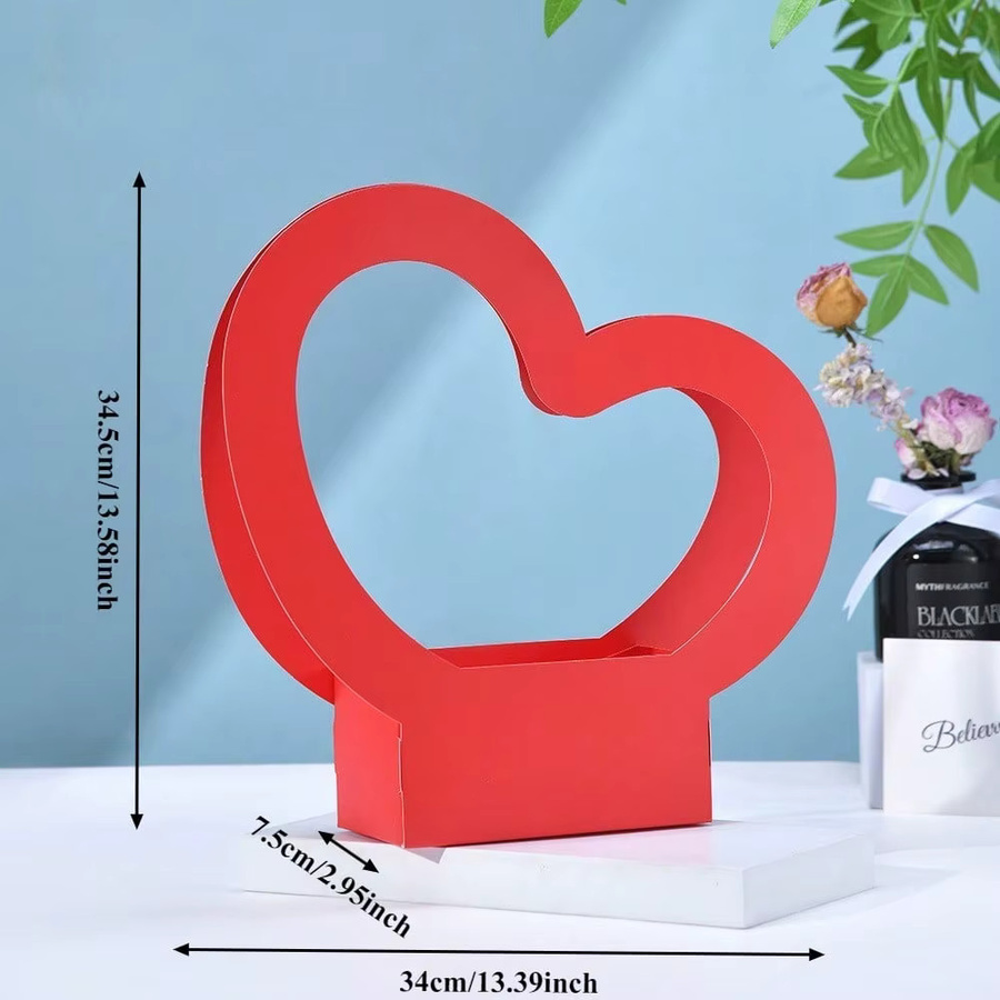 Herzförmige Geschenktüten aus Papier mit Griff für Blumen und Geschenke in Schwarz und Rot - Bild 3