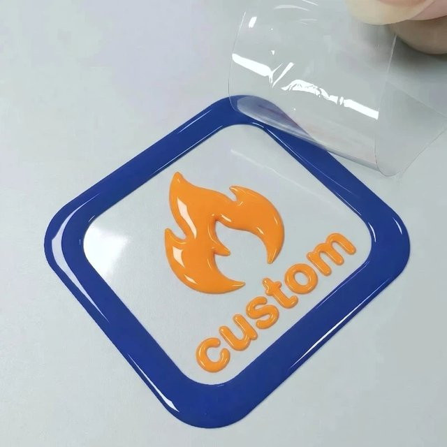 50 Stück personalisierte UV DTF Transferaufkleber mit 3D-Effekt, wasserfeste maßgefertigte Sticker für dein Logo oder Hochzeits-Etiketten, mehrfarbig - Bild 1