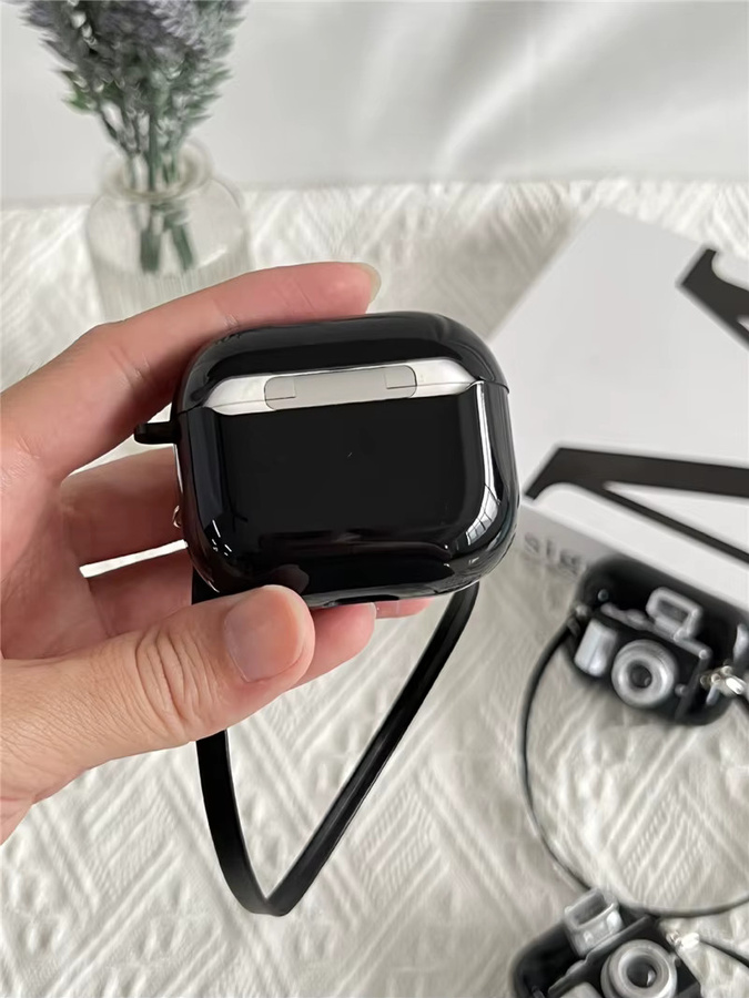 Silikon Schutzhülle im Vintage-Kamera-Design für Apple AirPods 1, 2, 3 und AirPods Pro in Schwarz - Bild 2