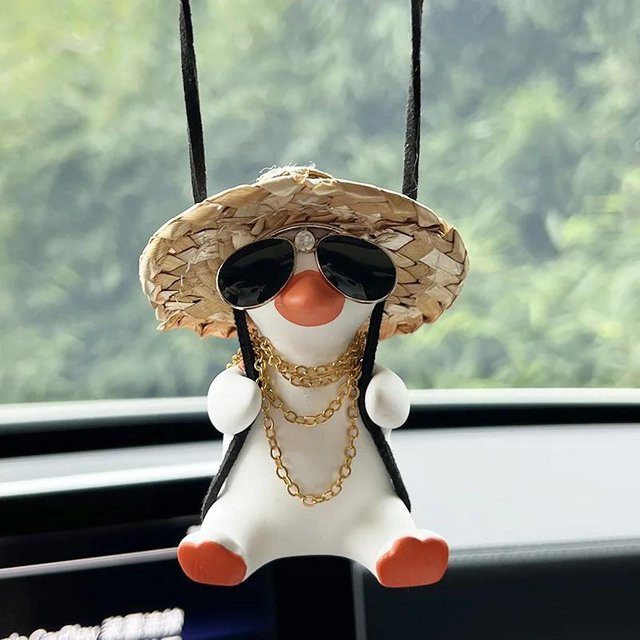 Niedlicher Anime-Ente Auto-Anhänger als hängendes Ornament für den Rückspiegel in Weiß - Bild 1