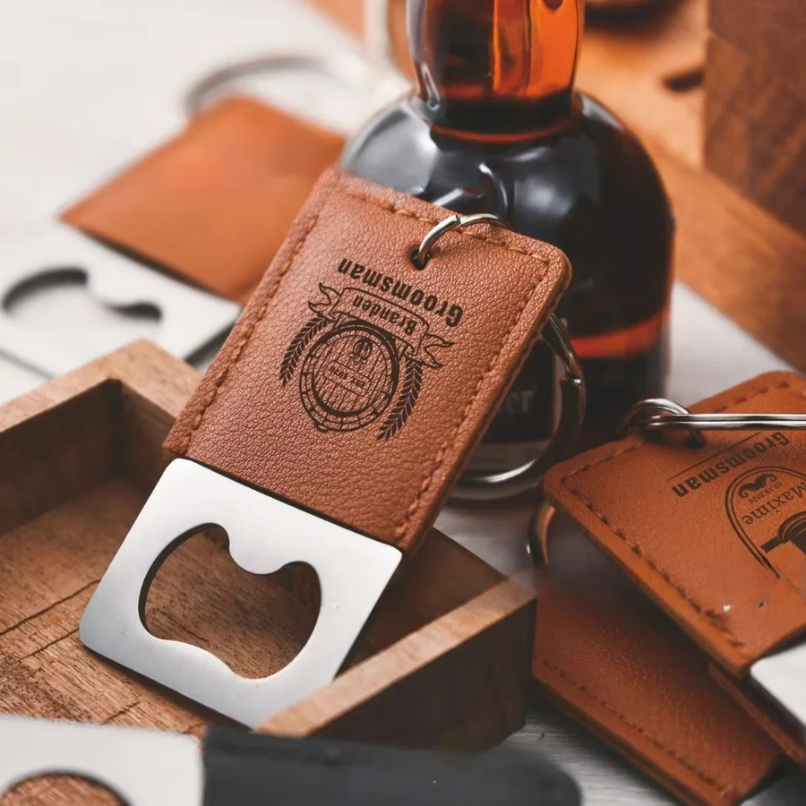 Personalisierter Edelstahl Flaschenöffner mit Leder-Schlüsselanhänger in Schwarz von SAISLERWELL mit individueller Lasergravur - Bild 2
