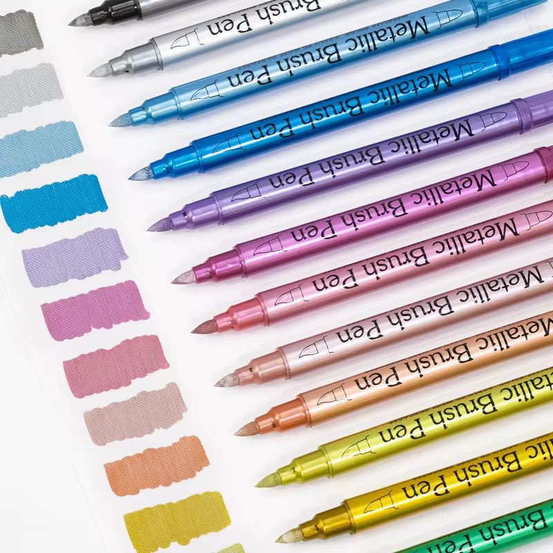 Metallic-Marker Set mit 12 Farben, permanente Brush-Stifte für schwarzes Papier, Glas und Felsmalerei, Multicolor - Bild 2