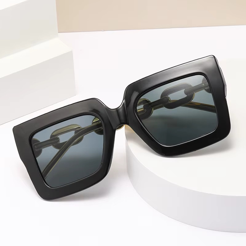 Quadratische Sonnenbrille mit Kettenbügel, Vollrand, Damen - Bild 3