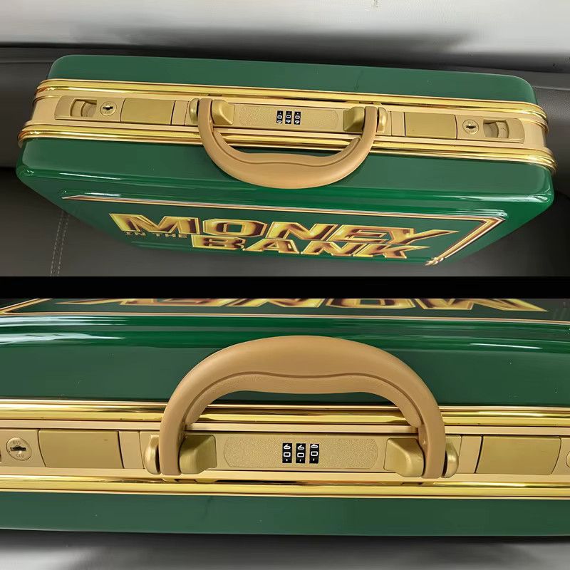 EvoHiker Money-In-The-Bank Championship-Vertragskoffer als Wrestling-Requisite in Grün - Bild 3