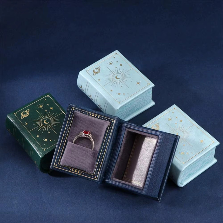 Lederschachtel für Schmuck, buchförmige Ringbox, Unisex - Bild 3