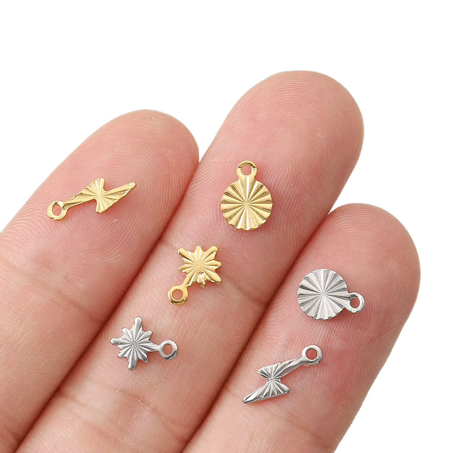 MOONMADE Charms Anhänger, Edelstahl, Schneeflocke, Stern, Runde Münze, Unisex - Bild 2