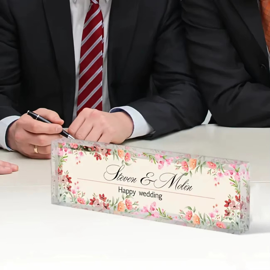 Personalisierbares 2D-Acryl-Schreibtisch-Namensschild von Hello Young mit buntem Blumenmuster in Weiß und Multicolour - Bild 2