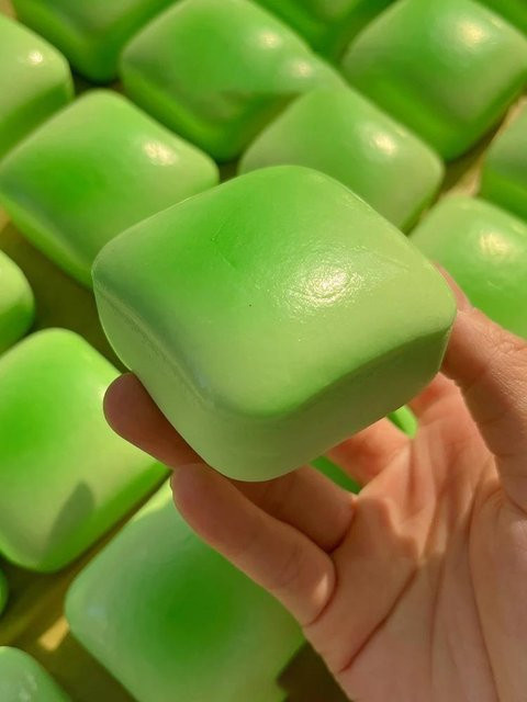 Squishy Simulierte Quadratische Brotscheibe, Knetspielzeug, grün - Bild 1