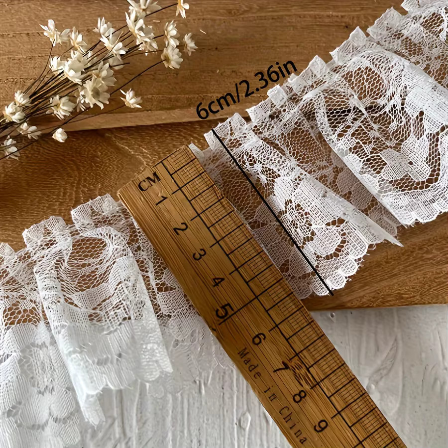 Eleganter floraler Spitzenbesatz als Rüschenrandband in Schwarz und Weiß für Brautdekoration und DIY-Mode - Bild 4