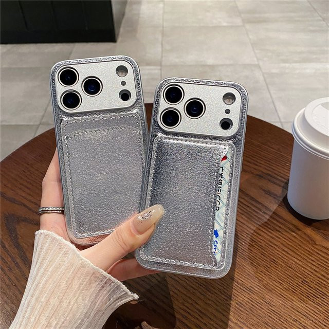 Multifunktionale Leder-Schutzhülle mit Kartenhalter und Objektivschutz für iPhone Modelle in Silber - Bild 1