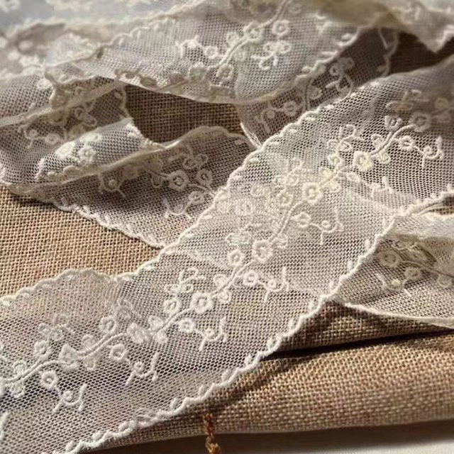HYZELY Vintage-Spitzenband mit Blumenstickerei in Weiß und Beige, 2 Yards Netzspitzenband für Bastelarbeiten und Hochzeiten - Bild 1