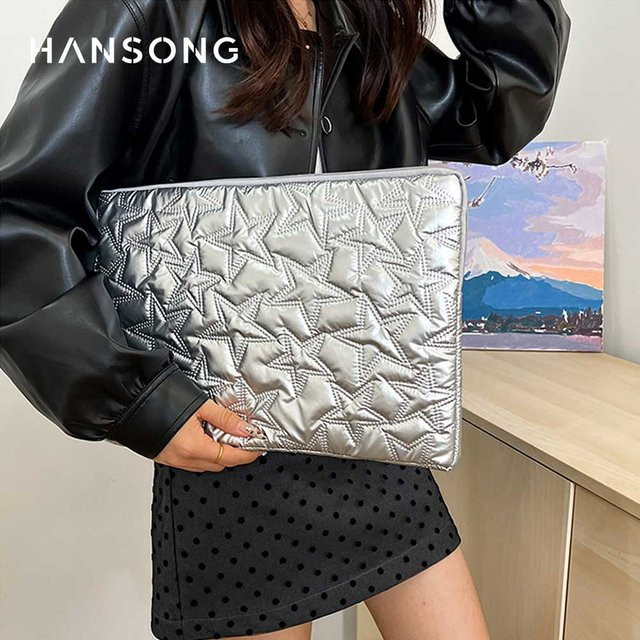 Hansong Plissierte Tablet-Hülle in Silber für 11-15 Zoll iPads und Macbooks mit Sternform - Bild 1