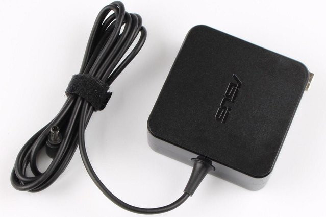 ASUS Netzteil und Spannungsumwandler 65 W Schwarz (0A001-00047100) - Bild 1