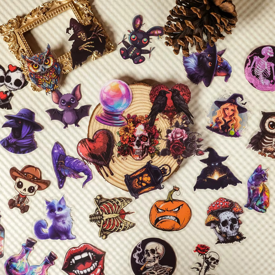50 Stück Halloween PET Aufkleber mit Hexen- und Totenkopf-Designs in Multicolour für DIY-Projekte - Bild 4